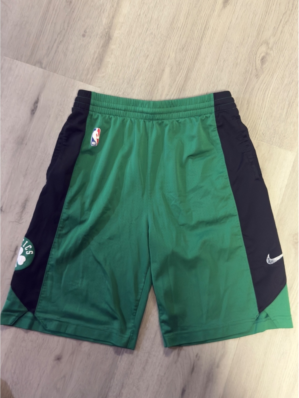 Nike Boston Celtics NBA Basketball Shorts Green Black Youth Large